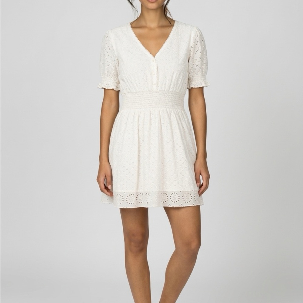 KOS RESORT Elegant Mini White Eyelet Dress Size Small Pre Owned